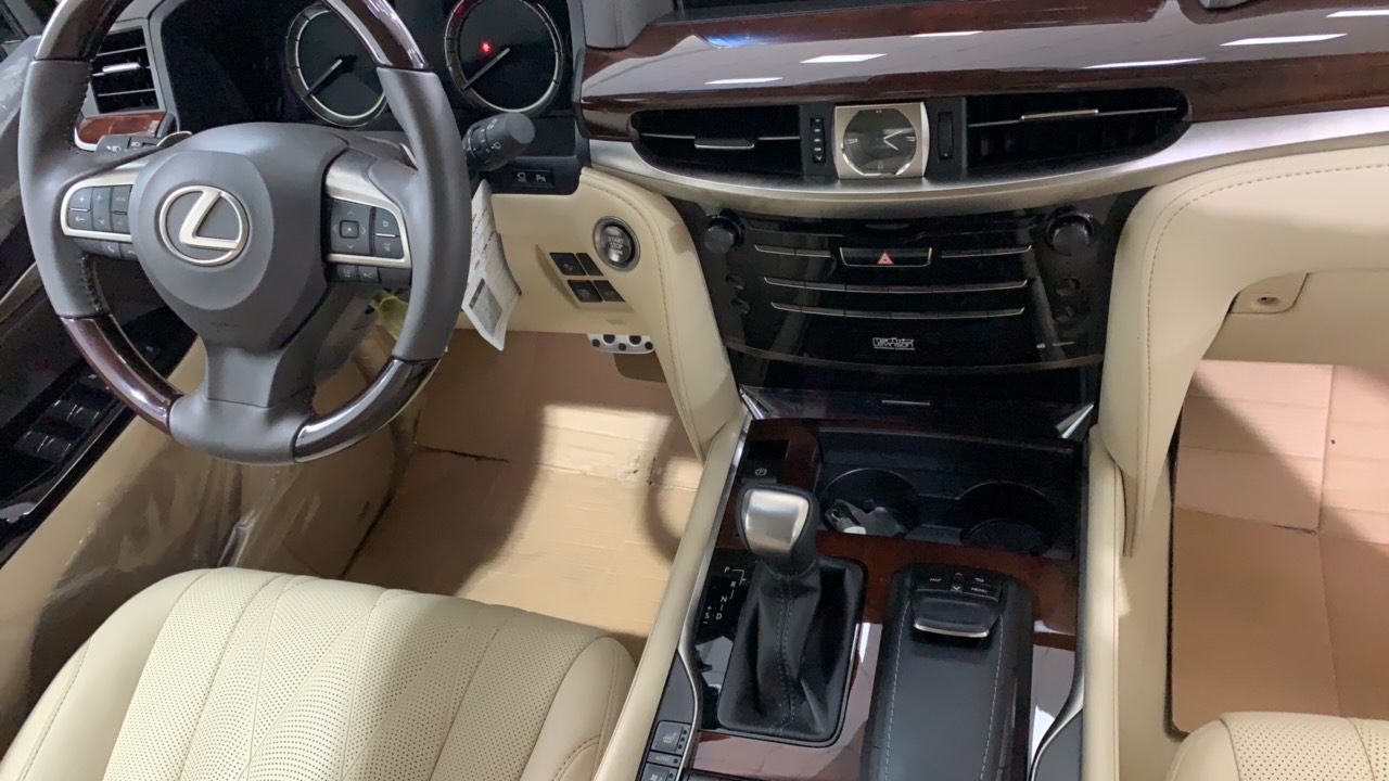 Lexus LX